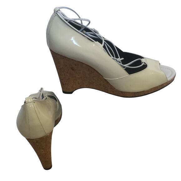 Donald Pliner White Patent Leather Wedge Shoe New Peep Toe Platform $235 NIB - Picture 3 of 5